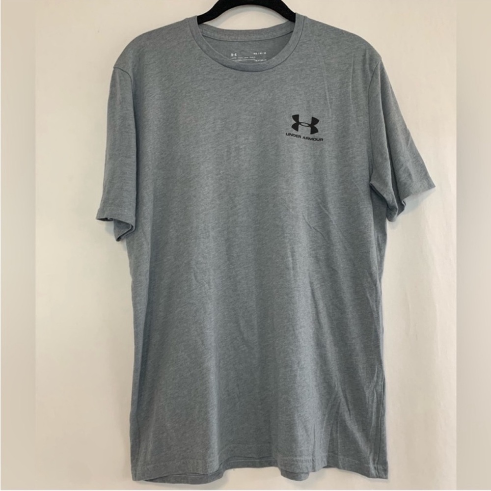 Under Armour Men's Grey Short Sleeve Logo Shirt Size M